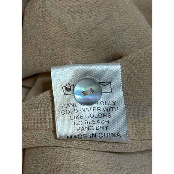 Fab’rik Women’s Beige Floral Crop Top Button Front Long Sleeve Size M - Picture 8 of 13